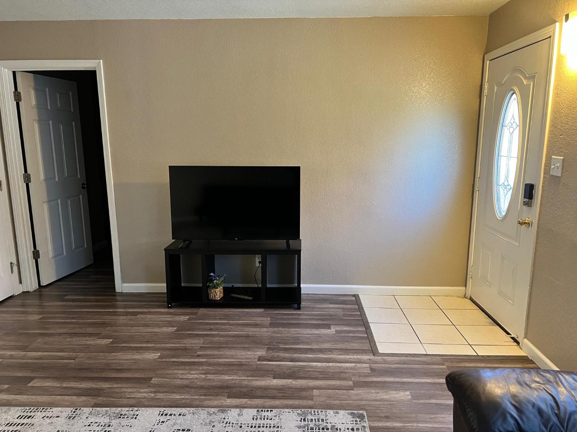 Quiet 1Bed,1Bath Condo With Free Parking Fresno Exteriör bild
