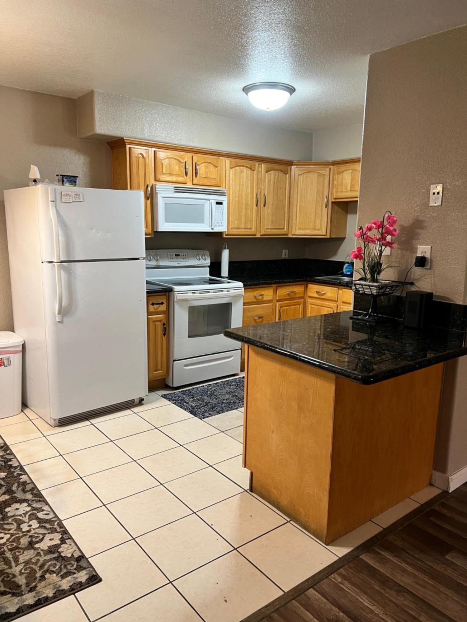 Quiet 1Bed,1Bath Condo With Free Parking Fresno Exteriör bild