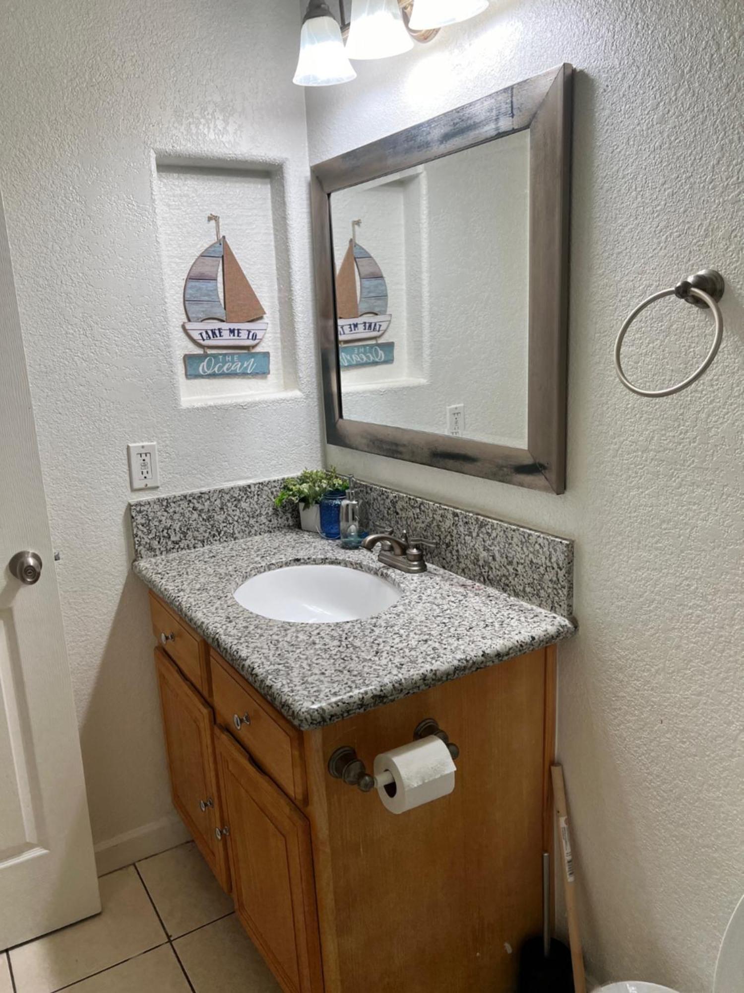 Quiet 1Bed,1Bath Condo With Free Parking Fresno Exteriör bild