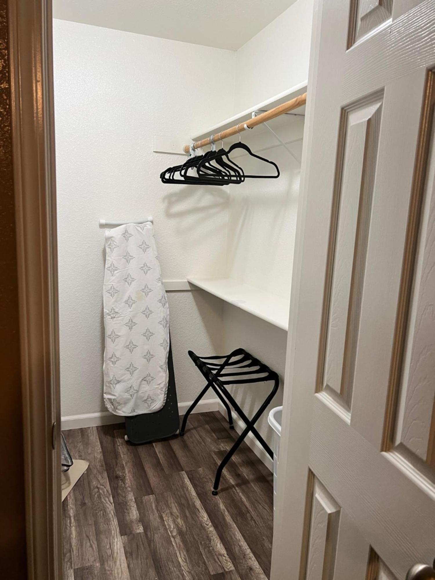 Quiet 1Bed,1Bath Condo With Free Parking Fresno Exteriör bild